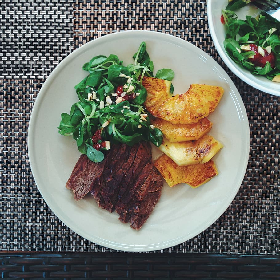 Roastbeef with grilled pineapple and greens, grilling, healthy HD wallpaper