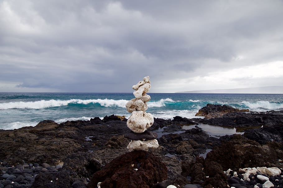 stones, pebbles, tower, stack, pile, coast, shore, rocks, waves HD wallpaper