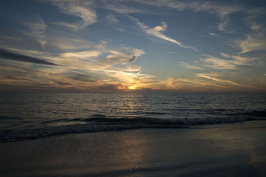 body of water during golden hour photo, sunset, beach, ocean HD wallpaper