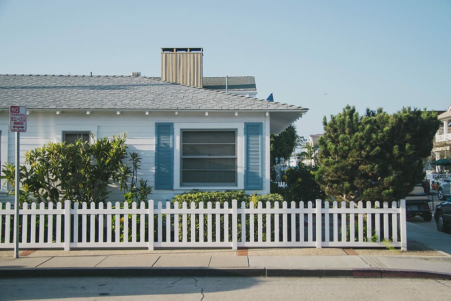 white and blue house beside fence, landscape photo of house, building HD wallpaper