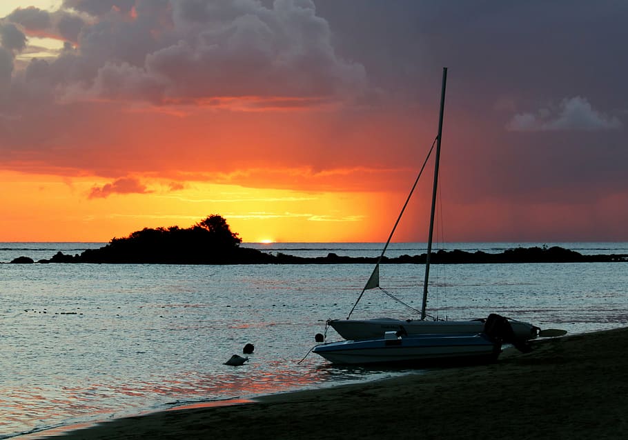 sunset, sky, light, water, sea, beauty in nature, cloud - sky HD wallpaper
