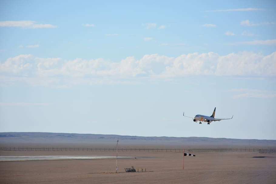 landing, aircraft, sky, air vehicle, cloud - sky, flying, mode of transportation HD wallpaper