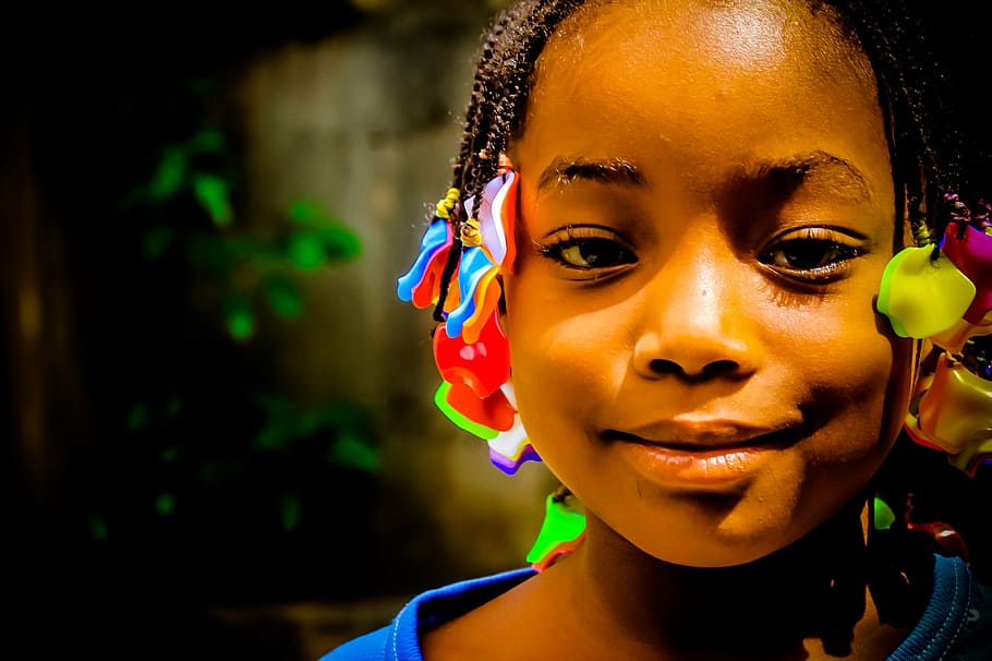 selective focus photography of girl with hair clips, african child, HD wallpaper