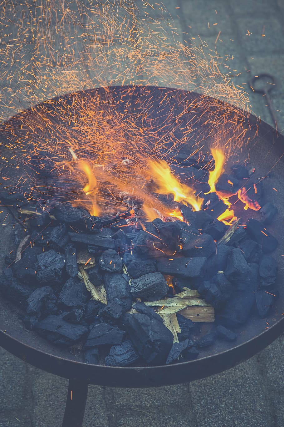 photo of coals in fire pit burning with fire, charcoal, still HD wallpaper