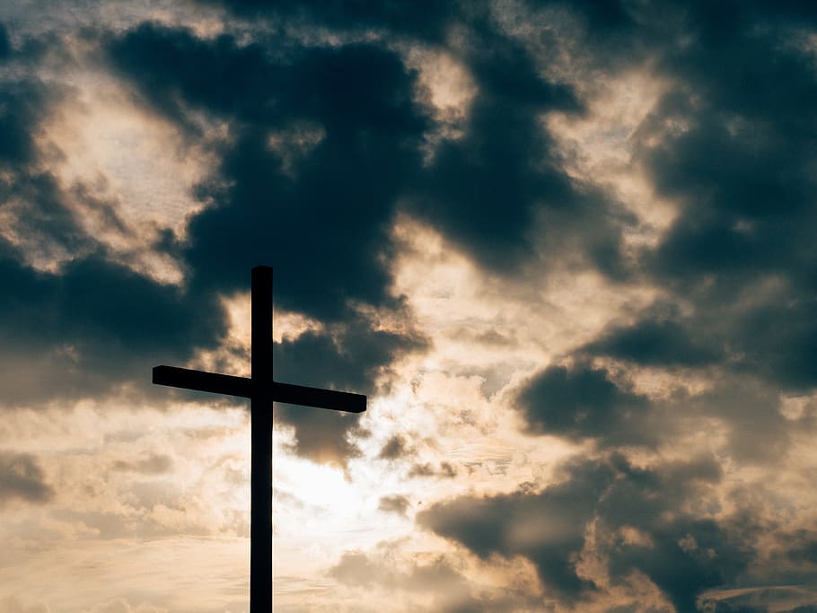 silhouette photo of wooden cross under gray cloudy sky, summit HD wallpaper