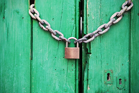 brass padlock and grey chain, door, locked, closed, protected HD wallpaper
