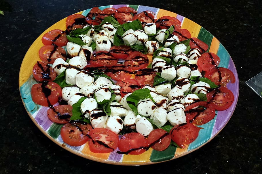caprese salad, mozzarella, tomatoes, fresh basil, olive oil, HD wallpaper