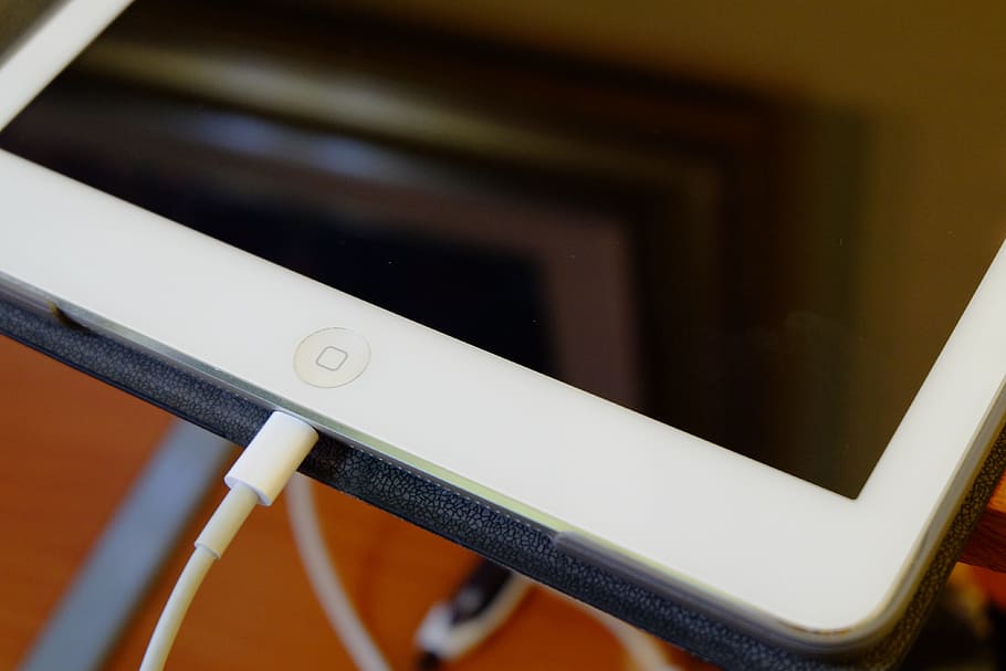 charged white iPad, tablet, tablet charging, close-up, connection HD wallpaper