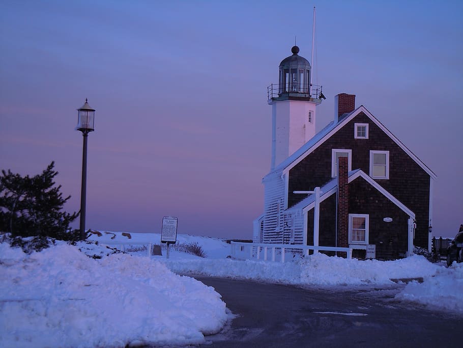 house beside street during winter season, lighthouse, snow HD wallpaper