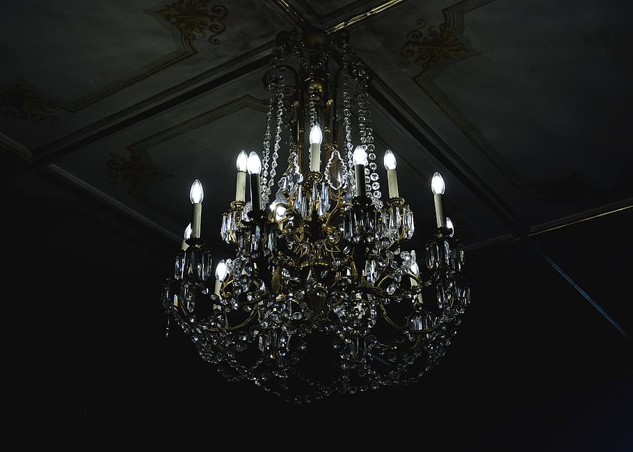 lighted crystal uplight chandelier, clear uplight chandelier HD wallpaper