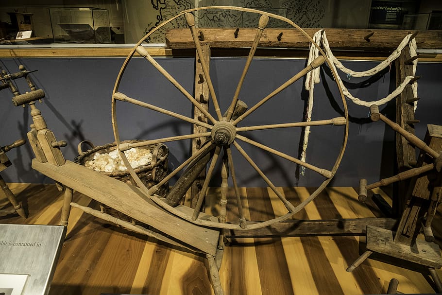 Wooden Spinning Wheel in Tennessee Museum, historic, machine, HD wallpaper
