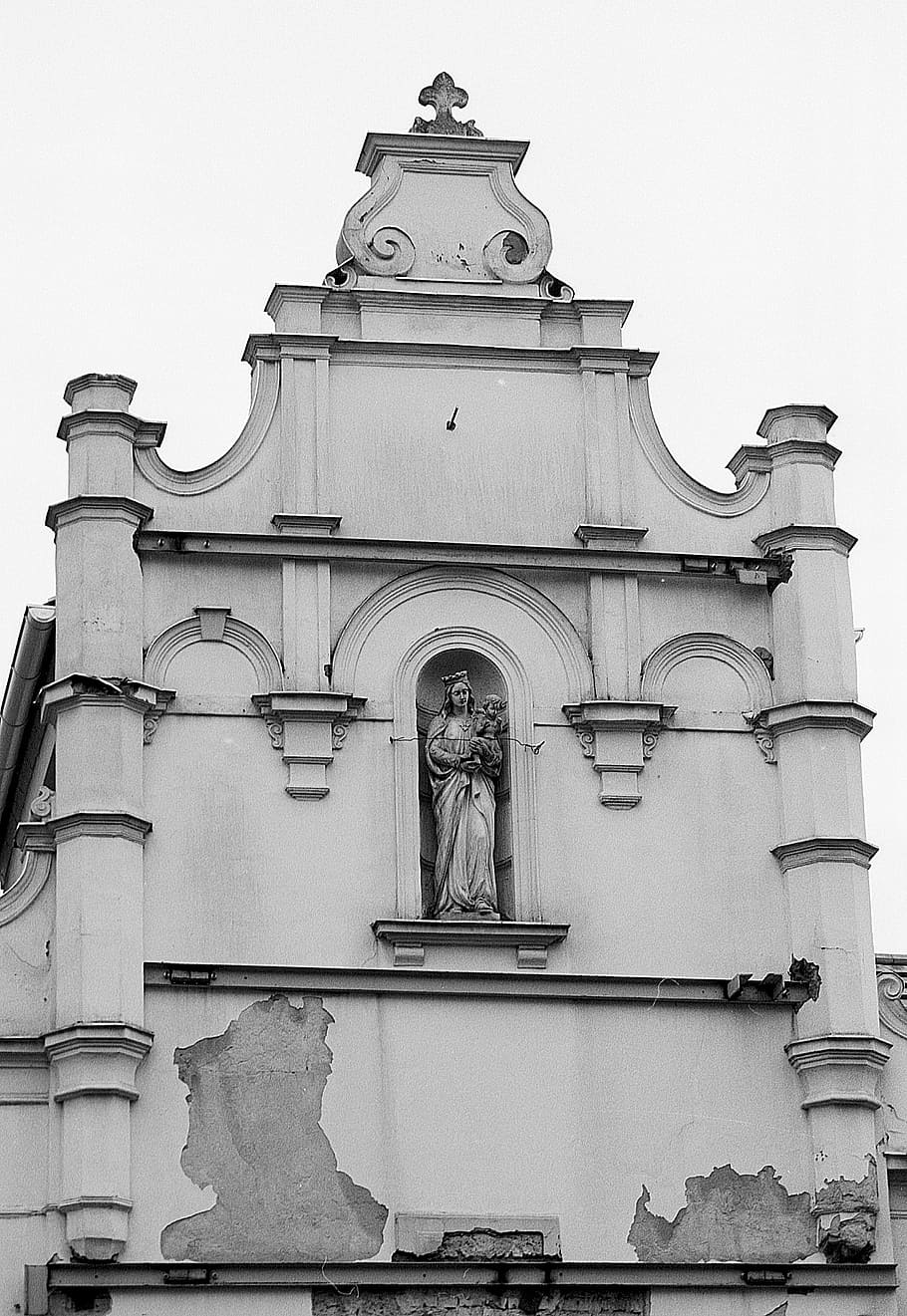 building, tall, religious, statue, old, street, budapest, hungary HD wallpaper