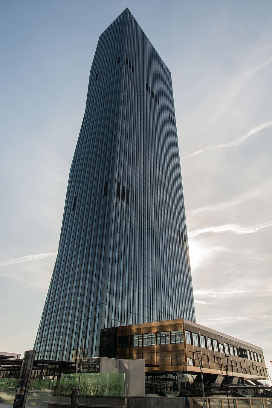 skyscraper, tower, architecture, building, modern, city, office building HD wallpaper
