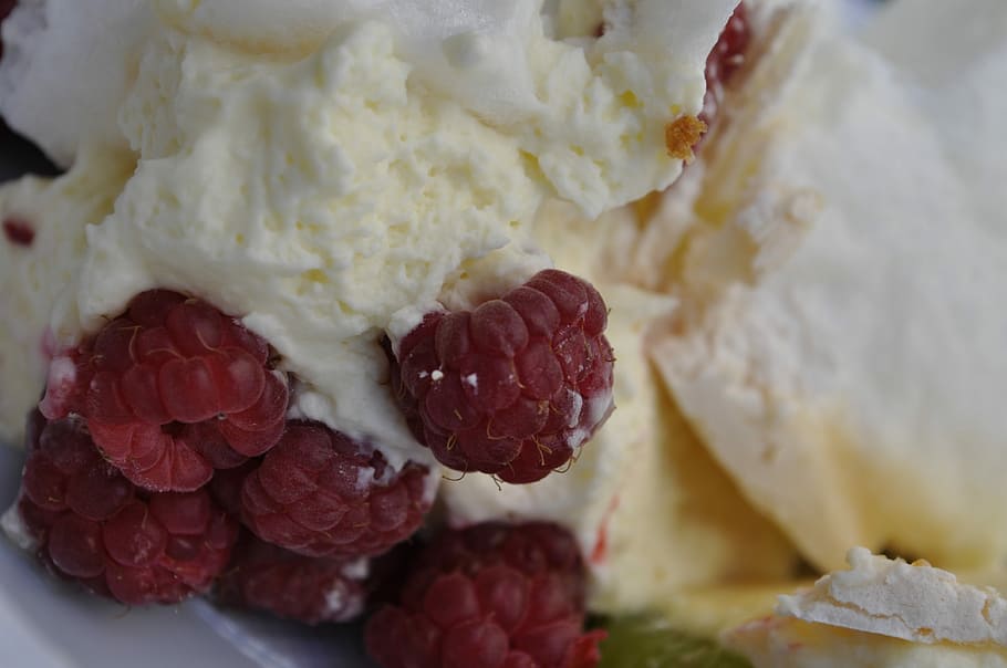 Raspberries, Fruit, red, dessert, summer, food, cream, whipped cream HD wallpaper