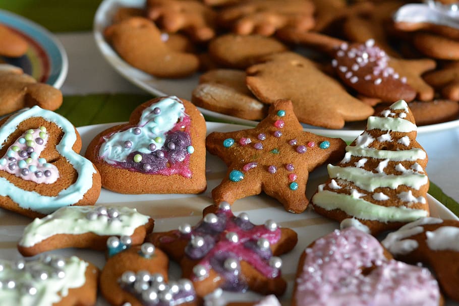 assorted-shaped ginger breads, gingerbread, burning, decorating, HD wallpaper