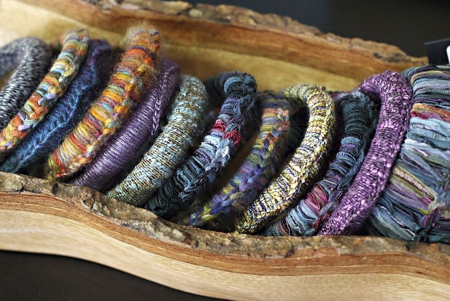 yarn bracelet, crafts, handmade, jewelry, boho jewelry, colorful