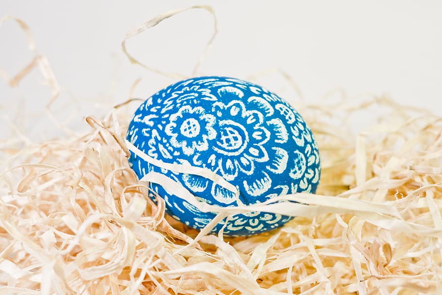 blue and white floral Easter egg, eggs, easter eggs, decoration HD wallpaper