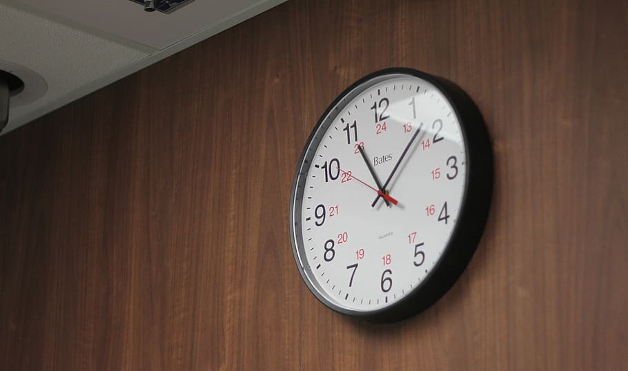 round black and white analog wall clock displaying 11:09 time on wall HD wallpaper