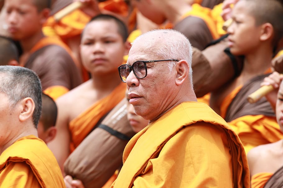 Buddhists, Monks, Elderly, Old, sitting, people, tradition HD wallpaper