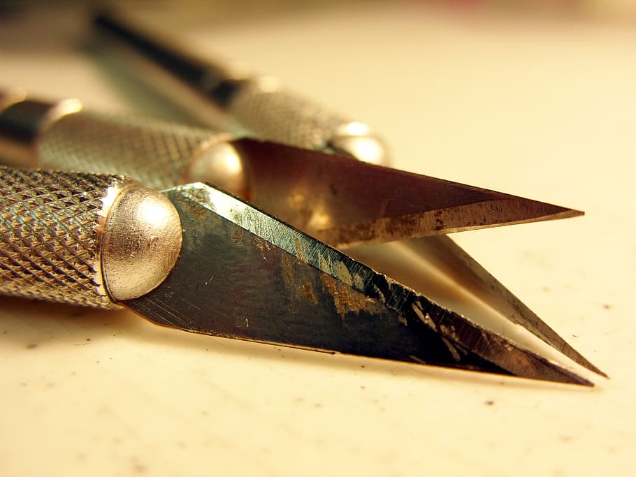focus photo of art knives, knife, scalpel, blades, sharp, steel