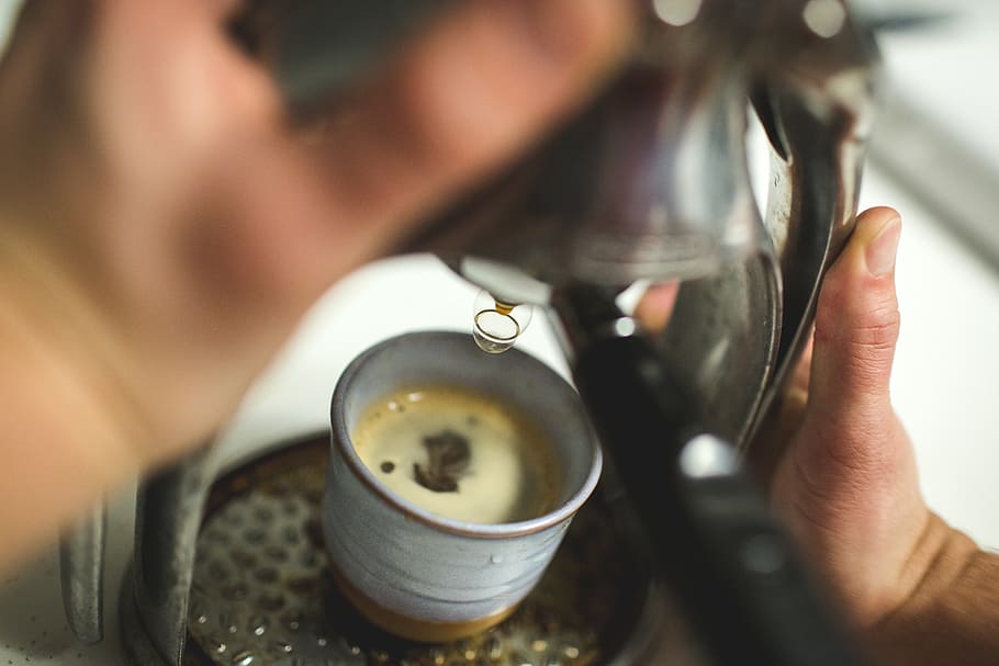 person holding coffeemaker, brew, beverage, brewed, brewing HD wallpaper