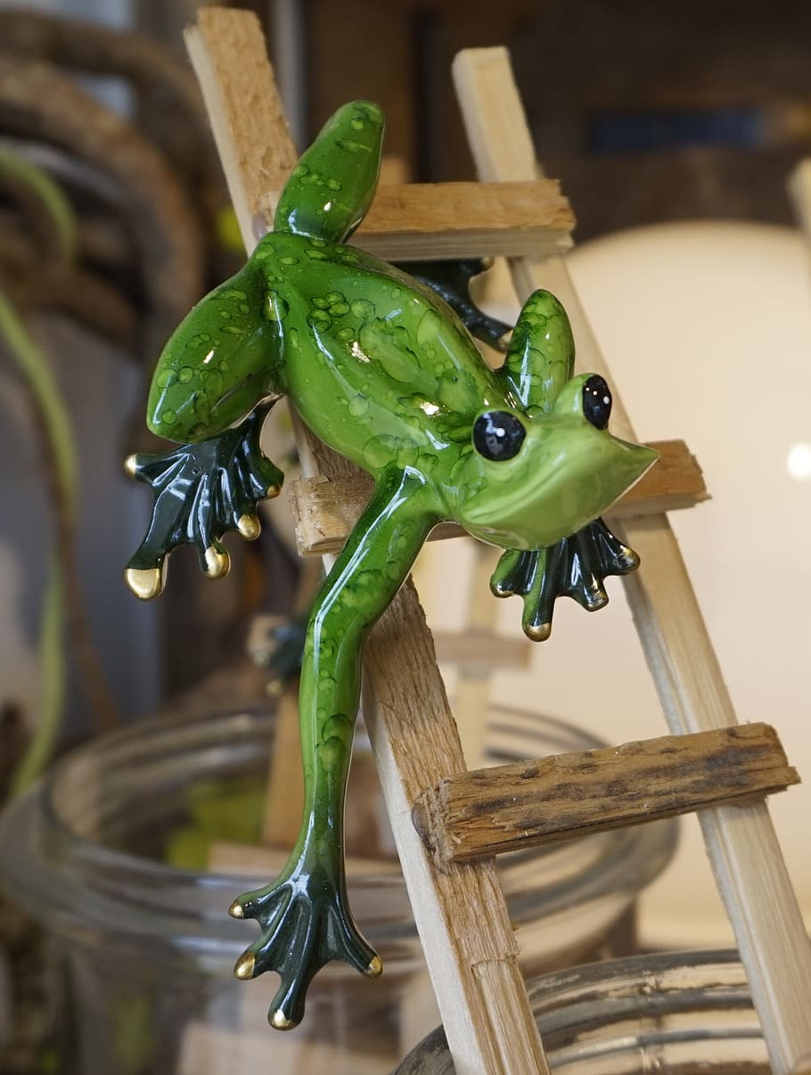 wood, figure, frog, deco, focus on foreground, close-up, wood - material HD wallpaper