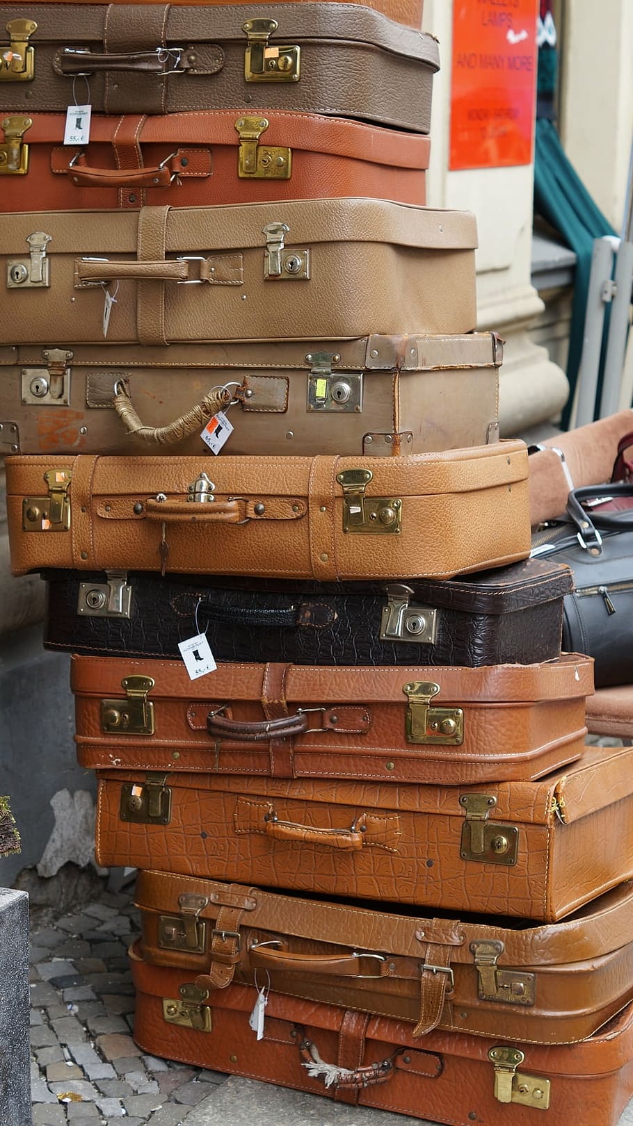 luggage, flea market, sale, vintage, old, brown, leather, suitcase