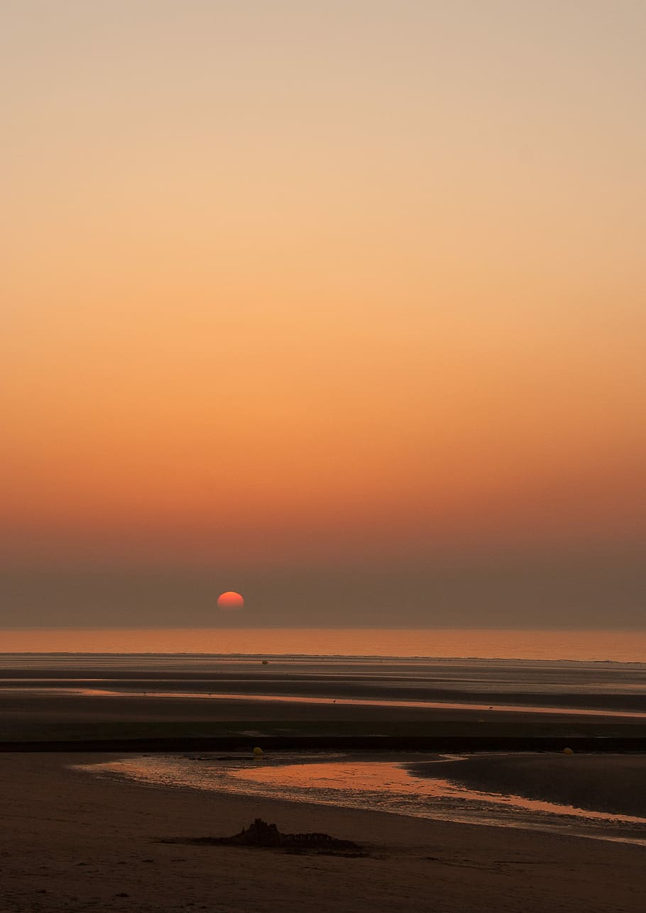 seashore during golden hour, seashore sunset, orange, sand, sunrise HD wallpaper