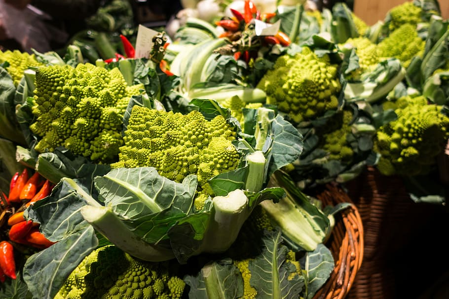 Romanesco broccoli in a grocery store, cauliflower, green, vegetable HD wallpaper