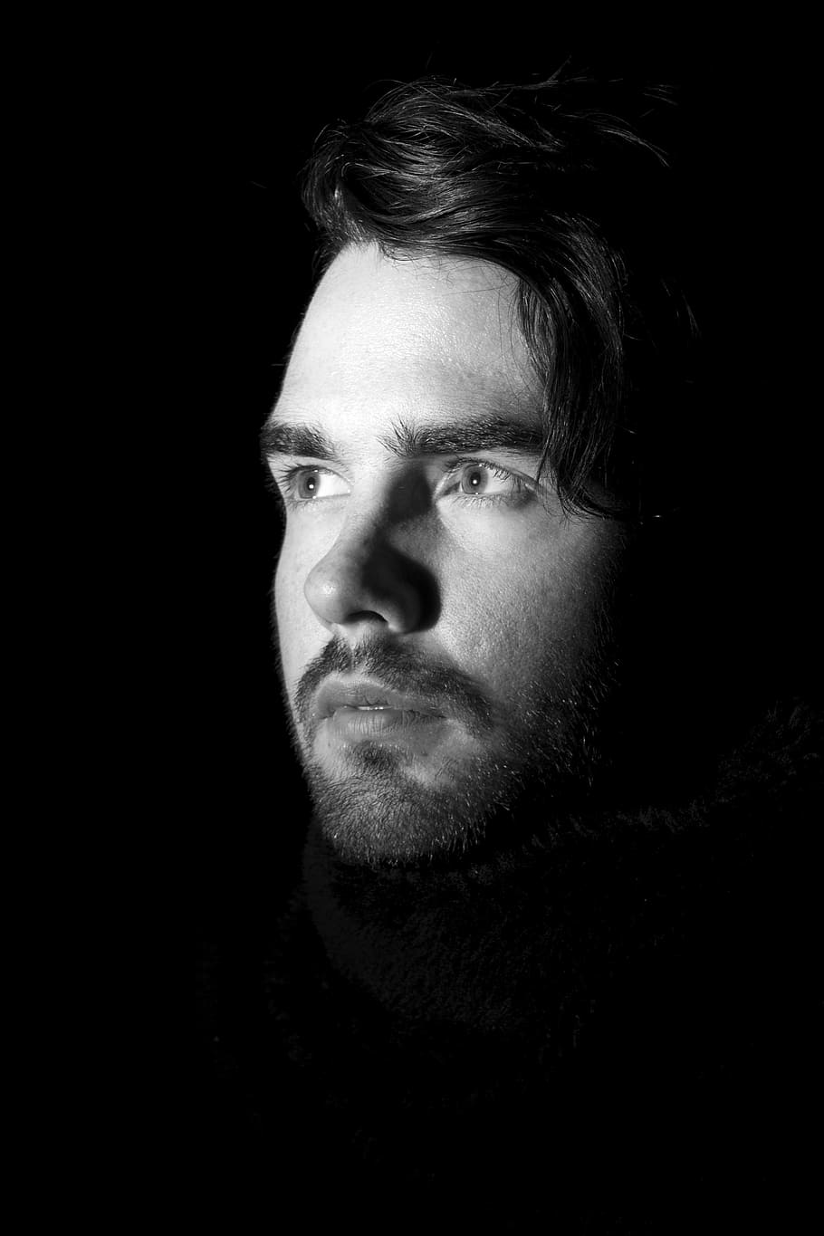 grayscale photo of mans face, light, dark, black and white HD wallpaper