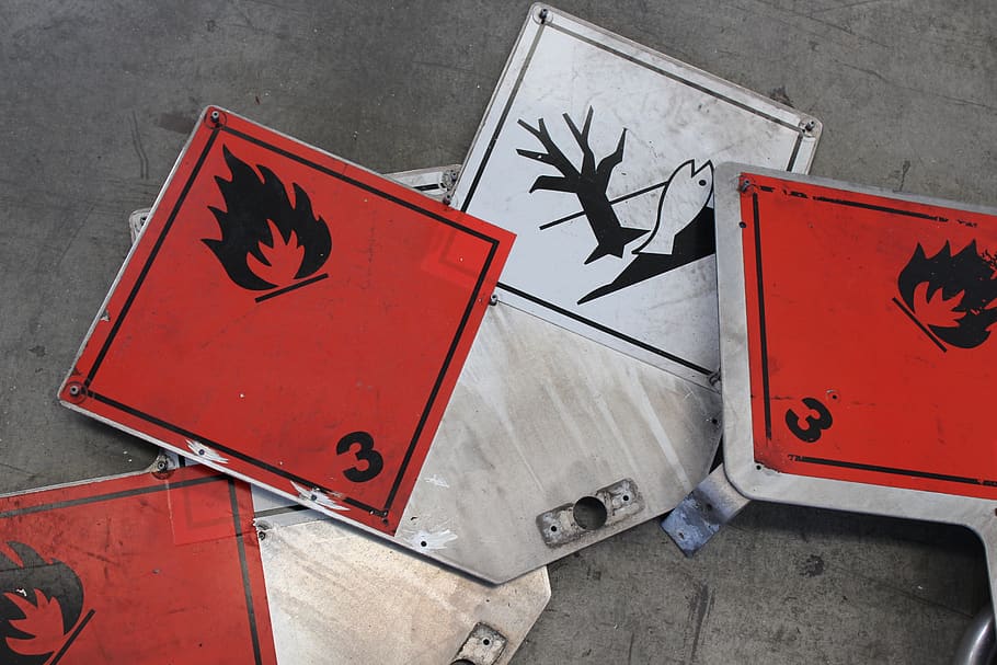 table, danger, dangerous, message, risk, flammable, safety HD wallpaper