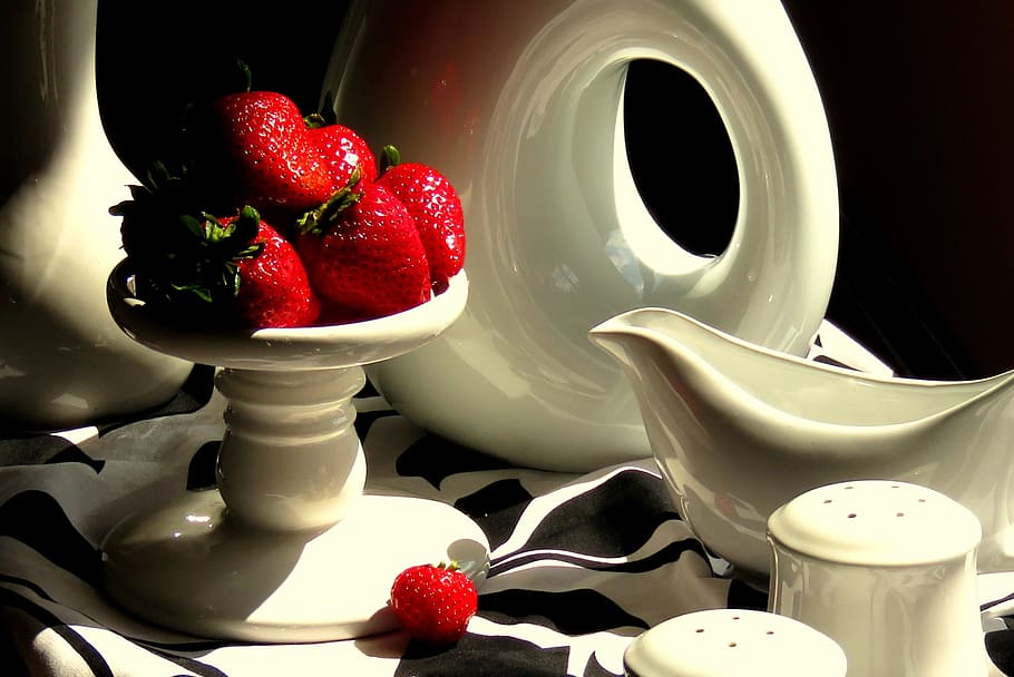 Reflections, Strawberries, Red, Fruit, berry, shiny, still life HD wallpaper