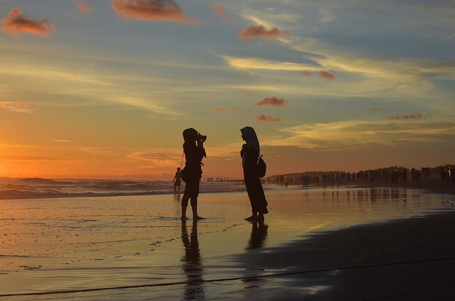silhouette, sunset, dusk, beach, water, sea, friendship, orange HD wallpaper
