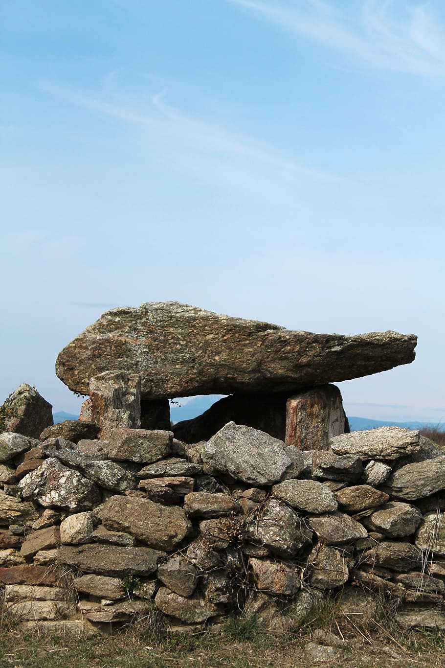 dolmen, pierre, wall, stone wall, former, sky, solid, rock