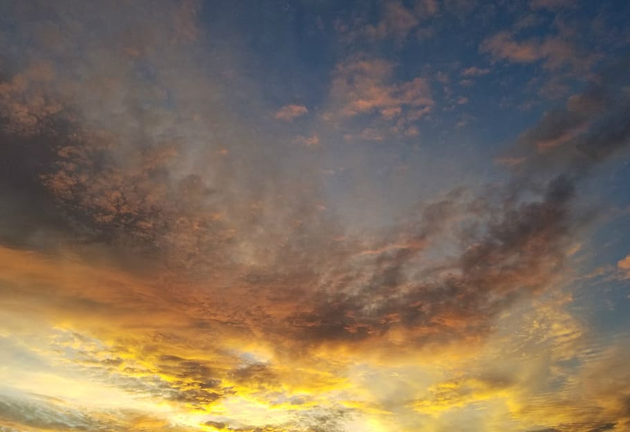 sunset, clouds, yellow, gold, grey wisp, cloud - sky, beauty in nature HD wallpaper