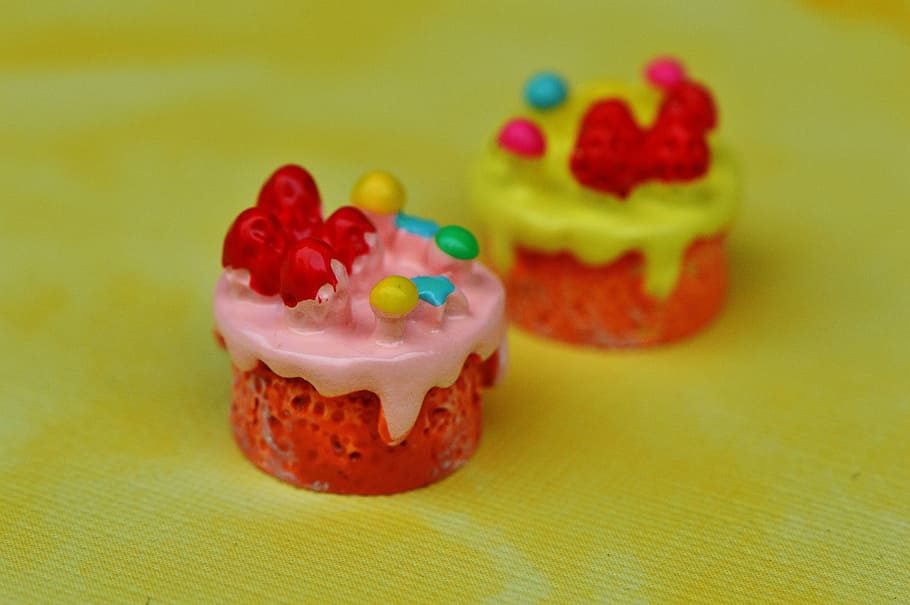cupcake, miniature, ceramic, funny, decoration, fragile, dessert HD wallpaper