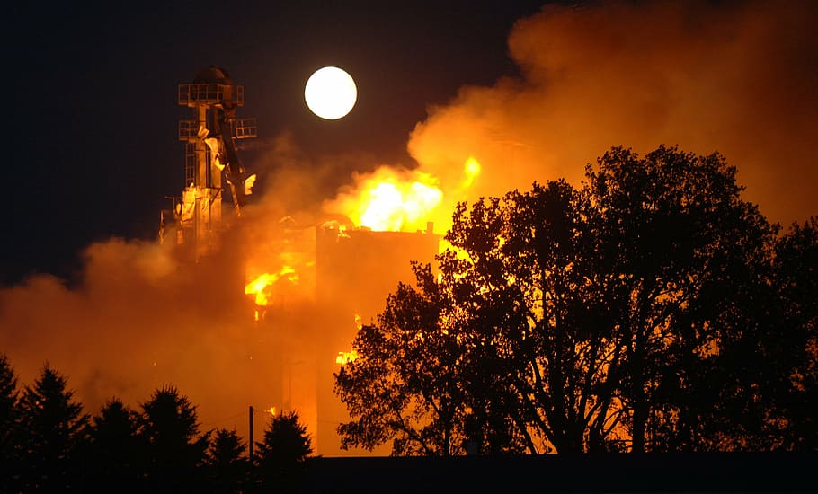 fire, farmers elevator, full moon, emergency, smoke, conflagration HD wallpaper