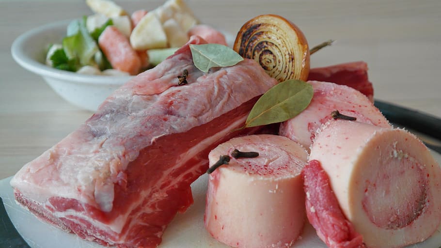 raw meats on ceramic plate in macro photography, beef, bone HD wallpaper