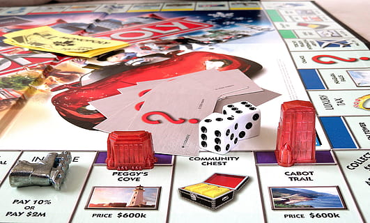 monopoly-canadian-game-playing-thumbnail.jpg