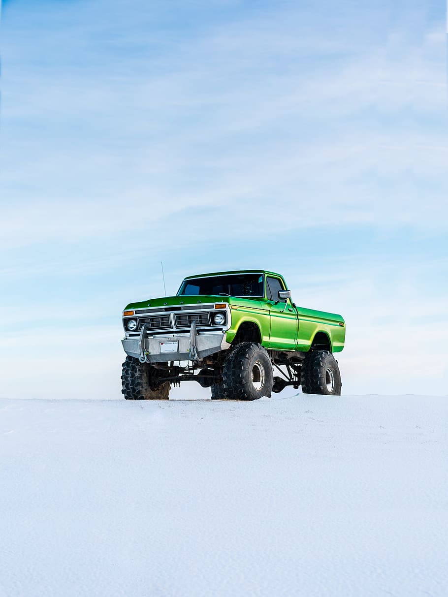 green off-road vehicle on snow during winter season, green, Truck, HD wallpaper