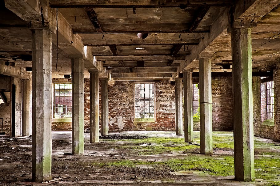 empty concrete building floor covered with algae, lost places, HD wallpaper