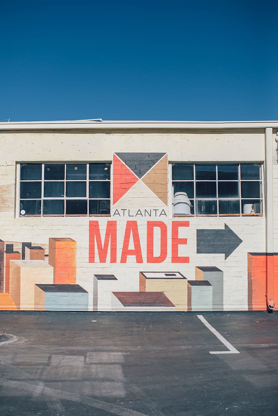 Atlanta Made printed building under blue sky during daytime, white wooden shed HD wallpaper