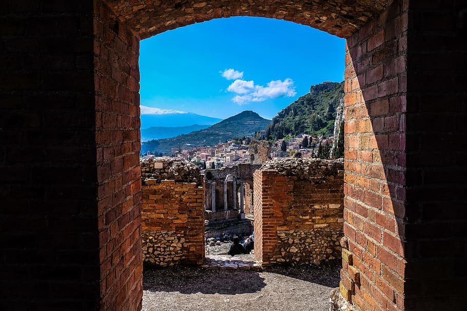 landscape, mountains, houses, landmark, arch, architecture, bricks HD wallpaper