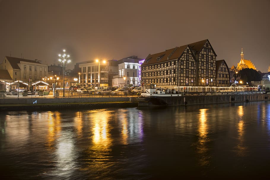 city, river, the wave is reflected, illuminated, building exterior HD wallpaper