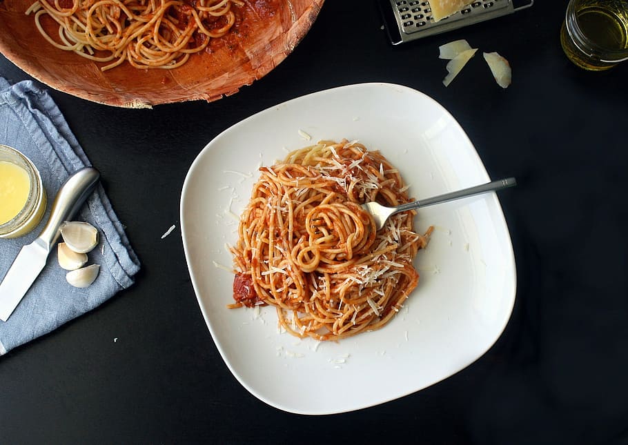 pasta with red sauce on white ceramic plate, spaghetti, food, HD wallpaper
