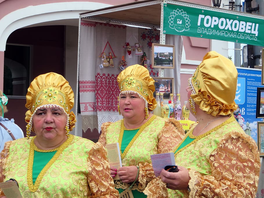 three graces, uglich, costume, folklore, architecture, real people HD wallpaper