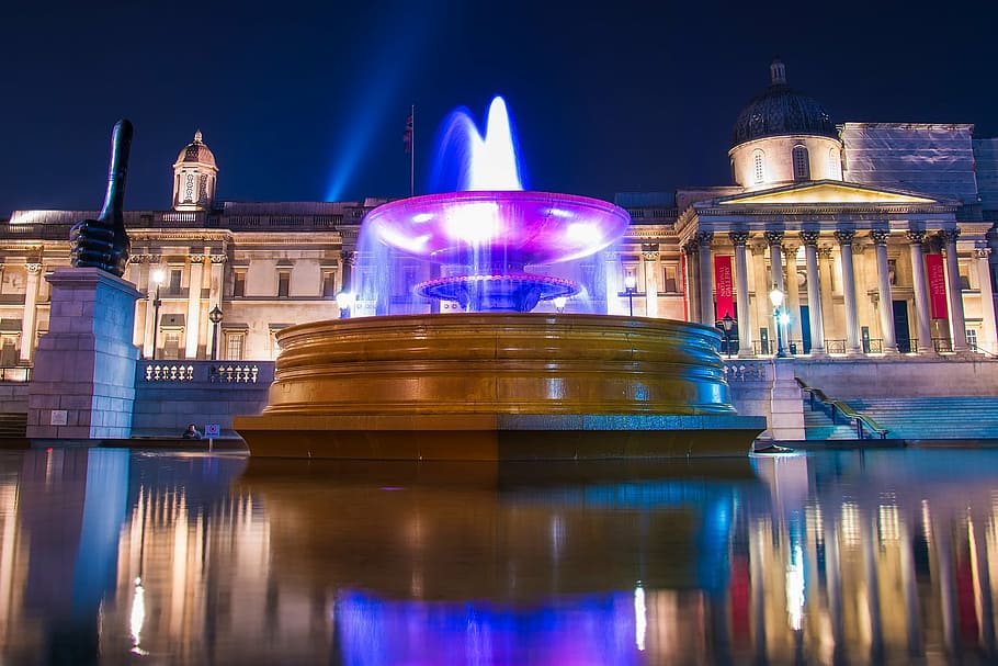 timelaspe photography of fountain during night time, trafalgar square, HD wallpaper