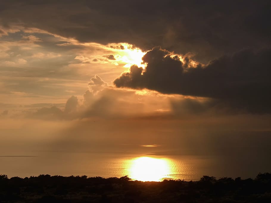 sunset, sea, clouds, reflection, back light, gold, sky, yellow HD wallpaper
