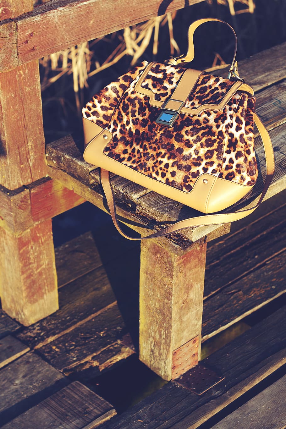 Beige, Leopard, Print, Bag, old-fashioned, wood - Material HD wallpaper