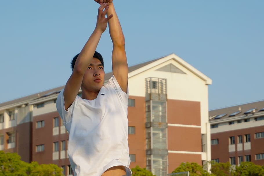 handsome guy, focus, basketball, dunk, blue, game, player, jump HD wallpaper